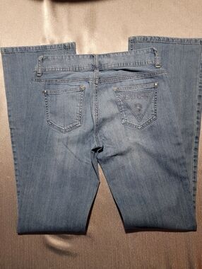 Light Blue Women's Denim Jeans - Classic Back Pocket Detail
